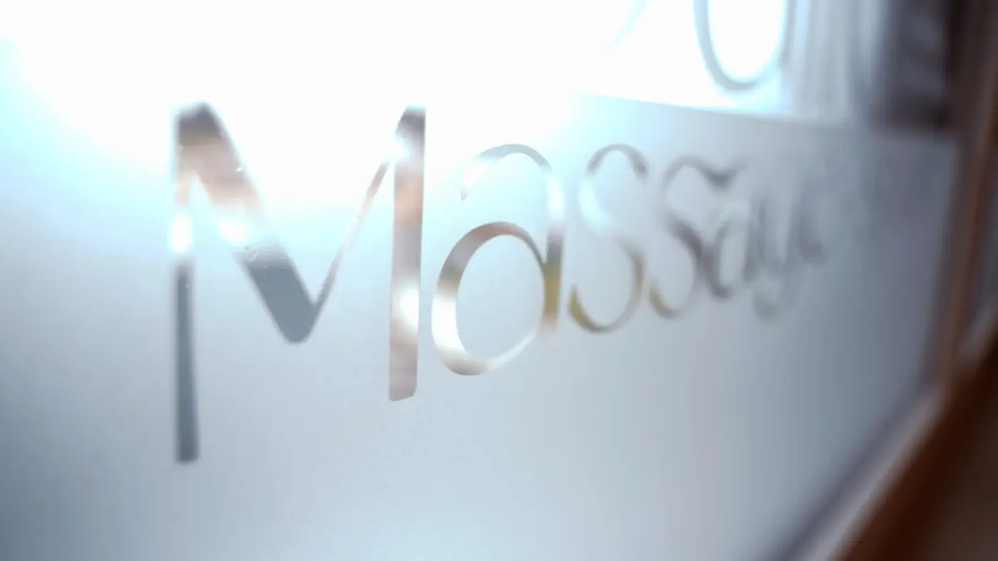 Porte vitrée « Massage » du cabinet